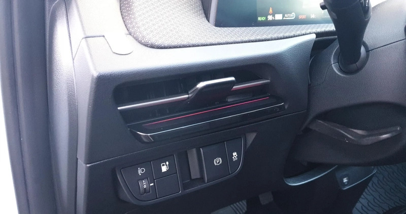 Kia EV6 cena 239900 przebieg: 11100, rok produkcji 2023 z Strzelin małe 379